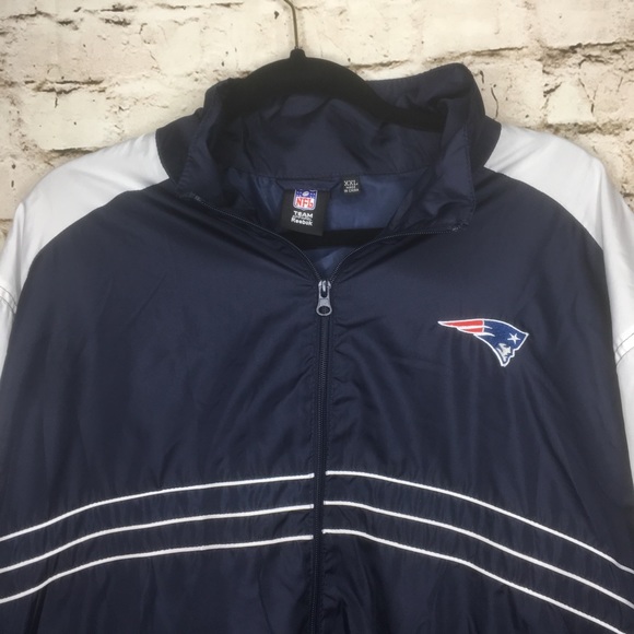 NFL Patriots Windbreaker - Picture 2 of 3
